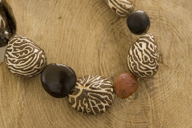 collier met zaden.gif